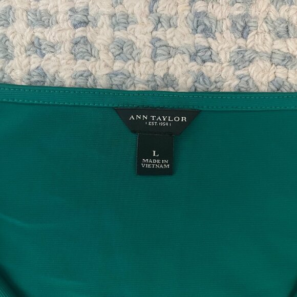 Ann Taylor Misses Large Cowl-Neck Sleeveless Top - Picture 6 of 6